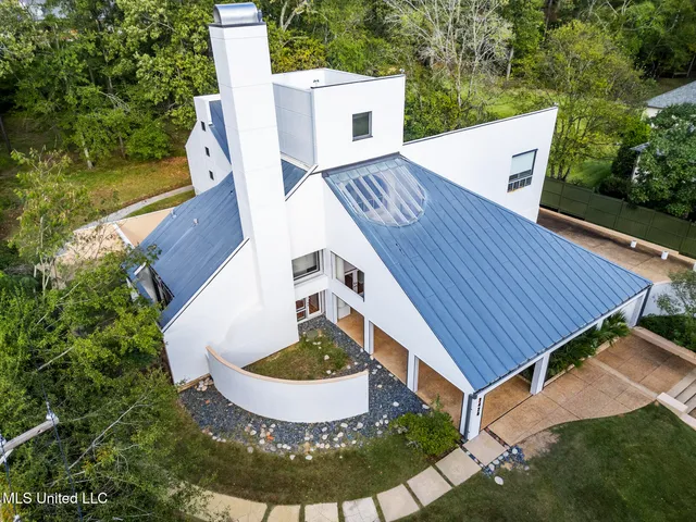 $870,000 | 2426 Eastover Drive, Jackson, MS 39211