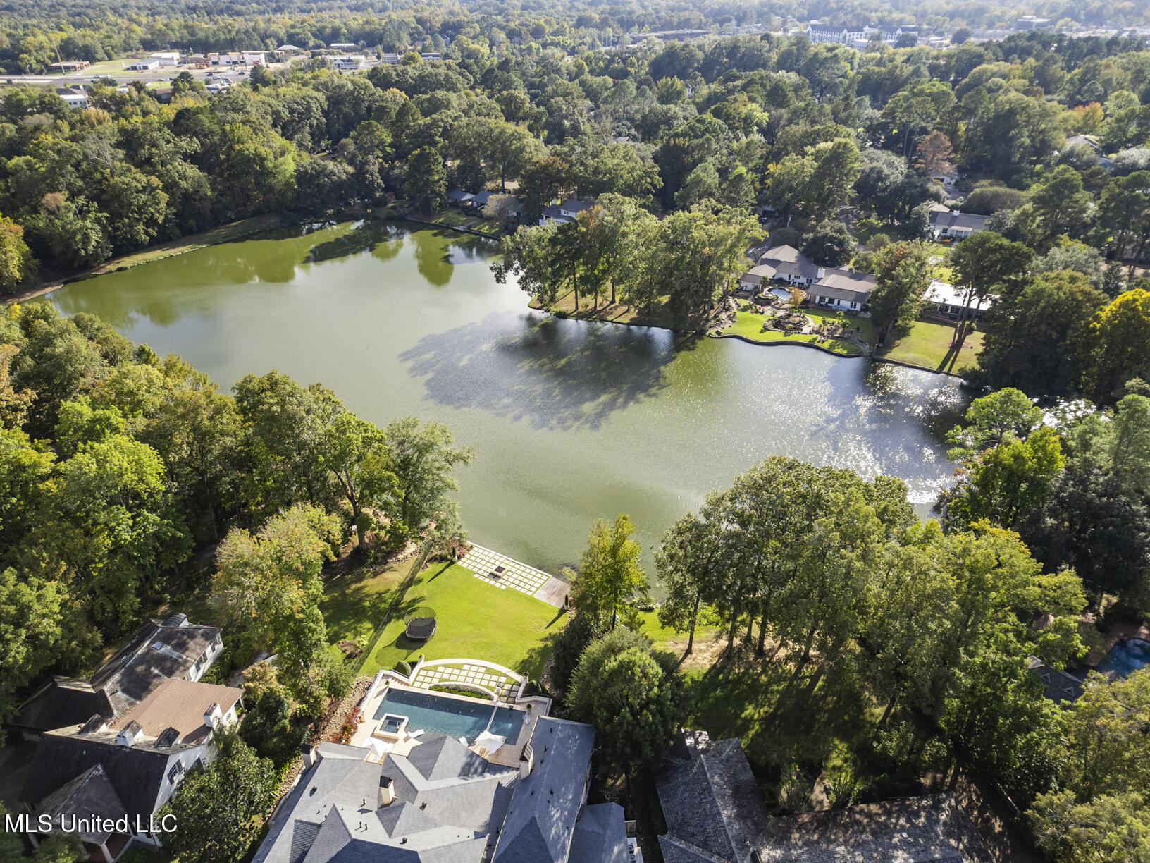 2426 Eastover Drive Jackson, MS 39211 - Photo 4 of 70 2426 Eastover Drone-7