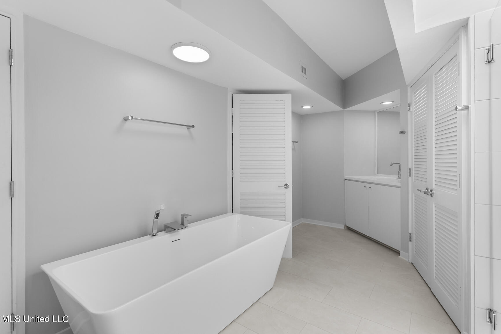 2426 Eastover Drive Jackson, MS 39211 - Photo 43 of 70 2426 Eastover-41