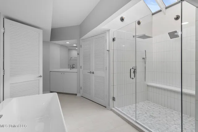 $870,000 | 2426 Eastover Drive, Jackson, MS 39211