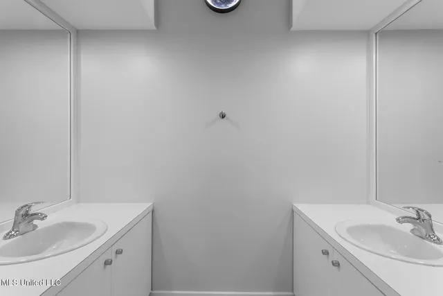 $870,000 | 2426 Eastover Drive, Jackson, MS 39211