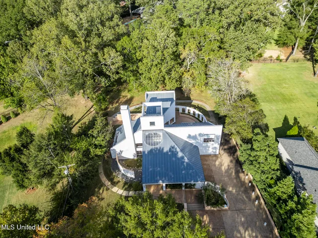 $870,000 | 2426 Eastover Drive, Jackson, MS 39211