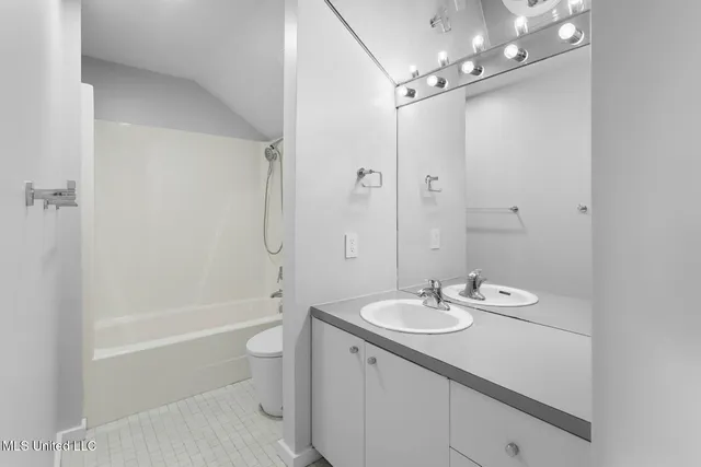 $870,000 | 2426 Eastover Drive, Jackson, MS 39211