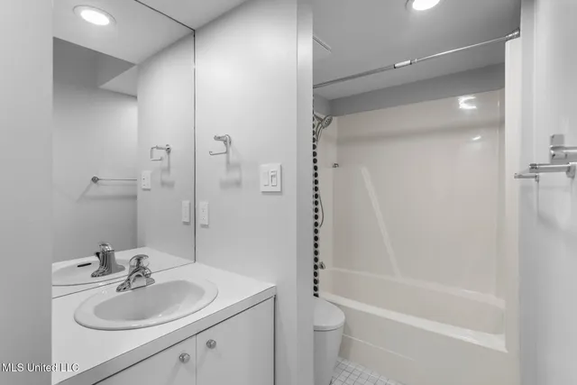 $870,000 | 2426 Eastover Drive, Jackson, MS 39211