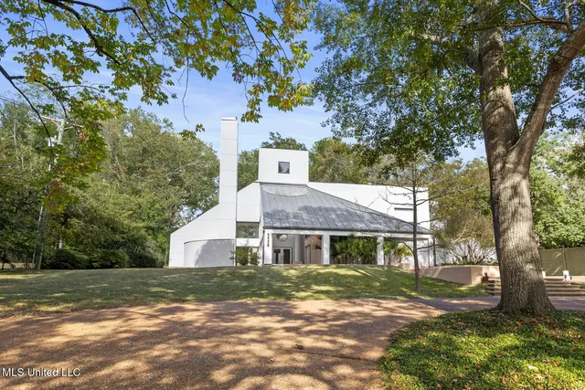 $870,000 | 2426 Eastover Drive, Jackson, MS 39211