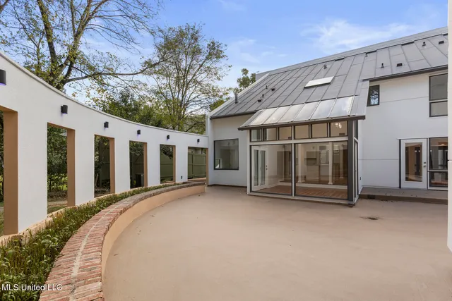 $870,000 | 2426 Eastover Drive, Jackson, MS 39211