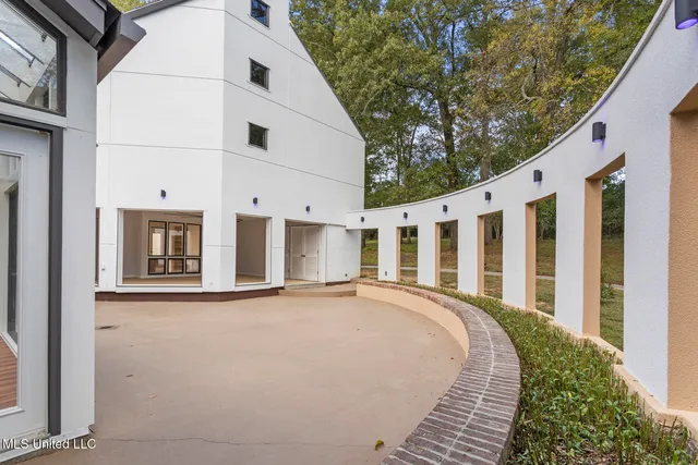 $870,000 | 2426 Eastover Drive, Jackson, MS 39211