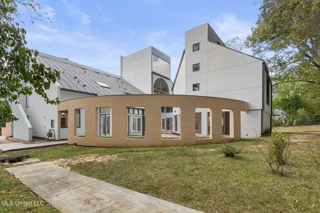 $870,000 | 2426 Eastover Drive, Jackson, MS 39211