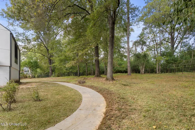 $870,000 | 2426 Eastover Drive, Jackson, MS 39211