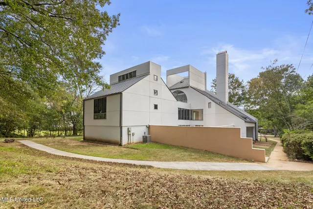 $870,000 | 2426 Eastover Drive, Jackson, MS 39211