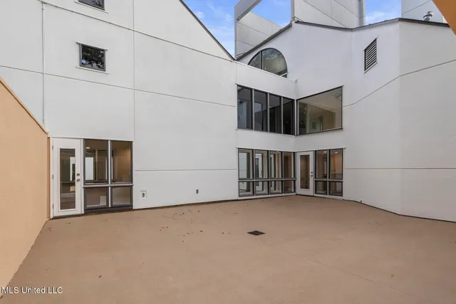 $870,000 | 2426 Eastover Drive, Jackson, MS 39211