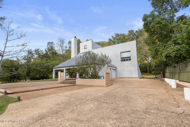 $870,000 | 2426 Eastover Drive, Jackson, MS 39211