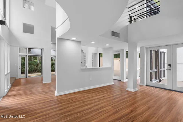 $870,000 | 2426 Eastover Drive, Jackson, MS 39211