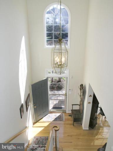 14456 Clubhouse Road Gainesville, VA 20155 - Photo 9 of 30 Entrance / Foyer