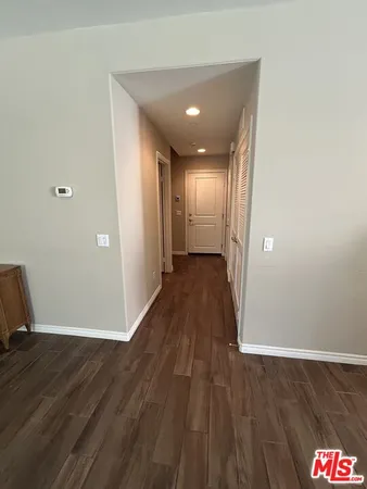 a view of a pathway of the house