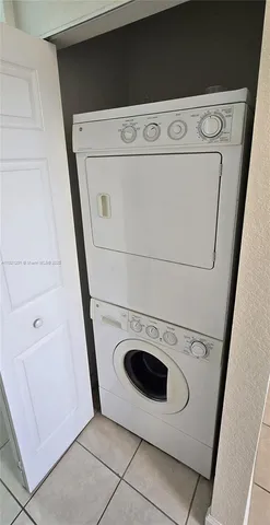 a close up view of washer and dryer