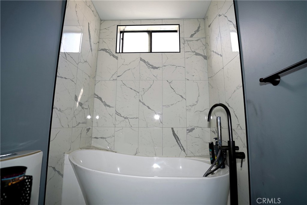 18954 Sherman Way, Unit 3 Reseda, CA 91335 - Photo 27 of 46