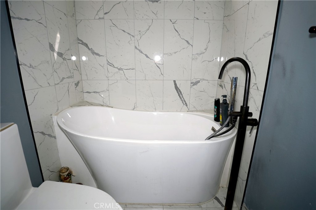 18954 Sherman Way, Unit 3 Reseda, CA 91335 - Photo 29 of 46