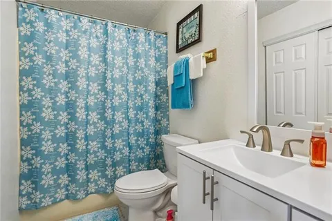 $375,000 | 317 Southwood Drive, Gretna, LA 70056