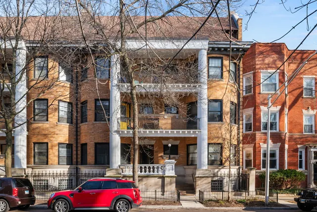 $375,000 | 5707 South Blackstone Avenue, Unit 2, Chicago, IL 60637