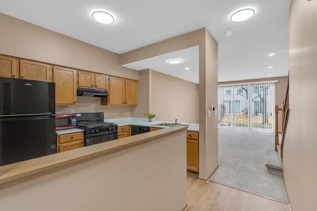 $2,500 | 368 Glen Byrn Court, Schaumburg, IL 60107