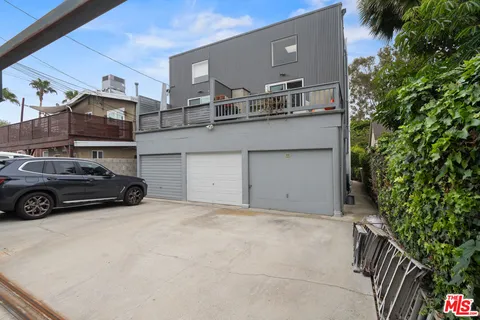 $2,100,000 | 563 Westminster Avenue, Venice, CA 90291