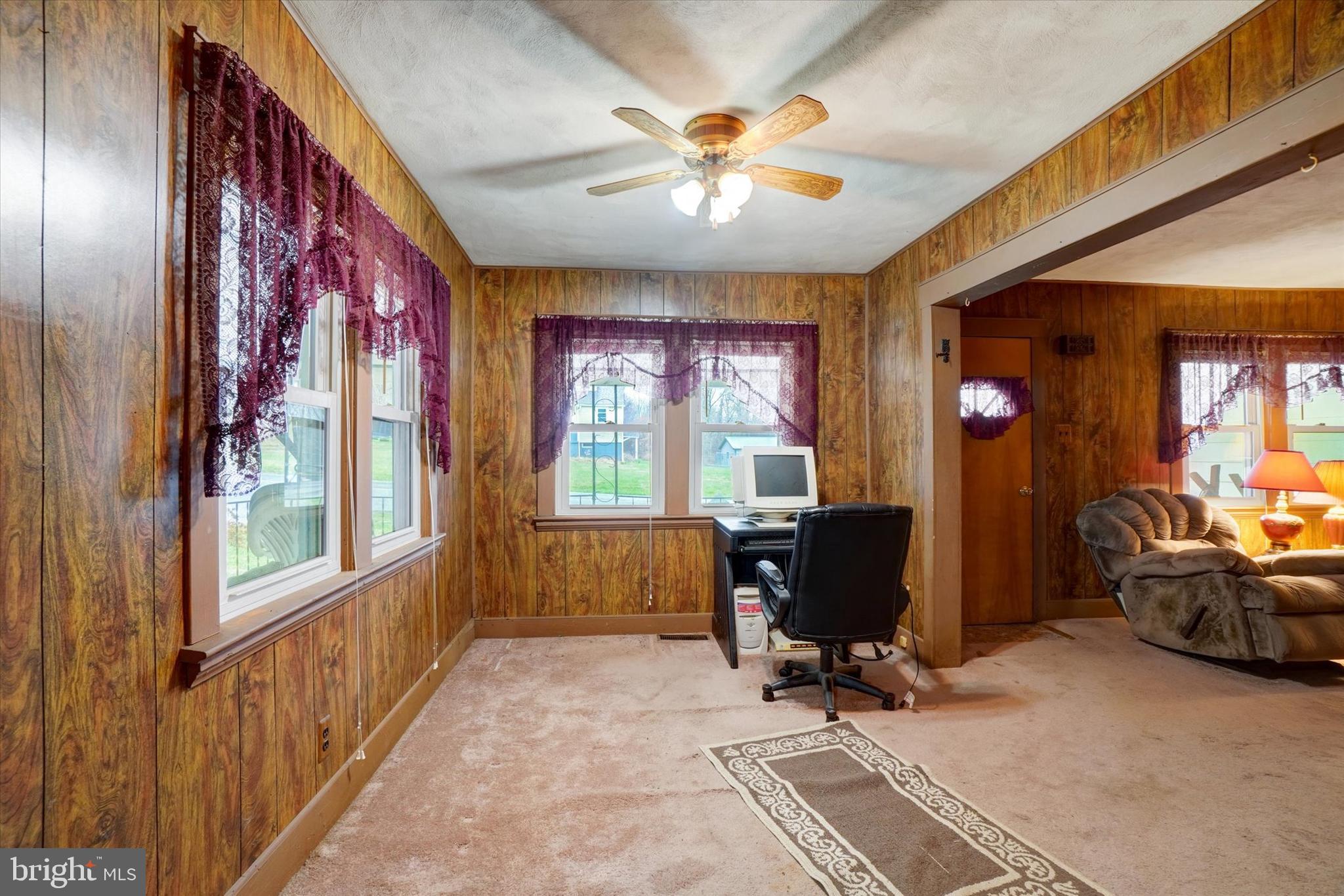 35 Creek Road Manchester, PA 17345 - Photo 2 of 17 Gallery Image 2