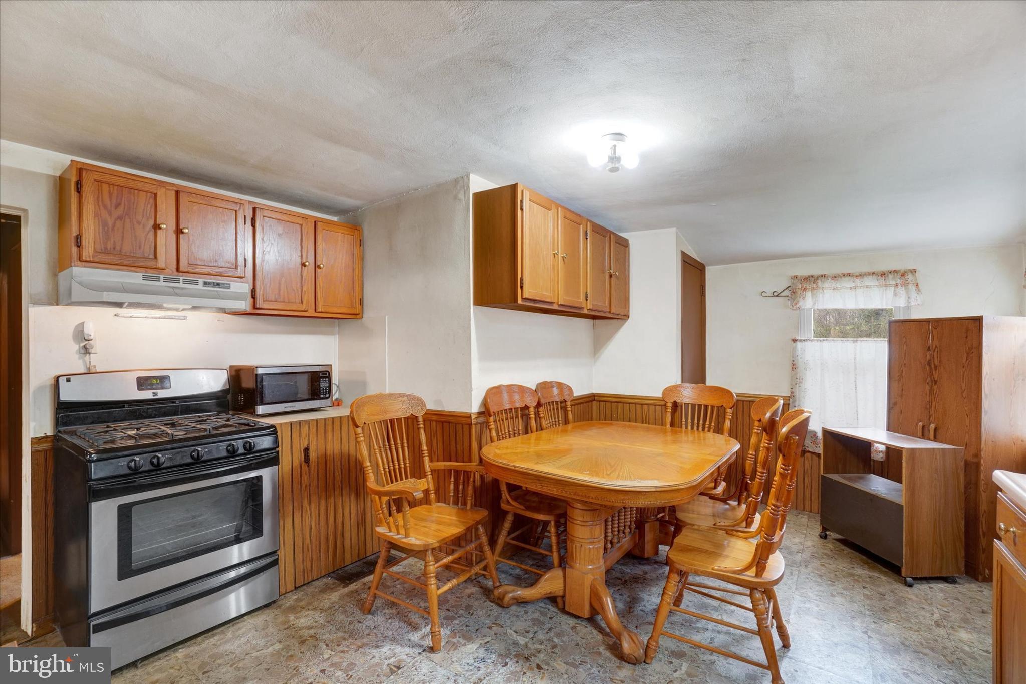 35 Creek Road Manchester, PA 17345 - Photo 5 of 17 Gallery Image 5