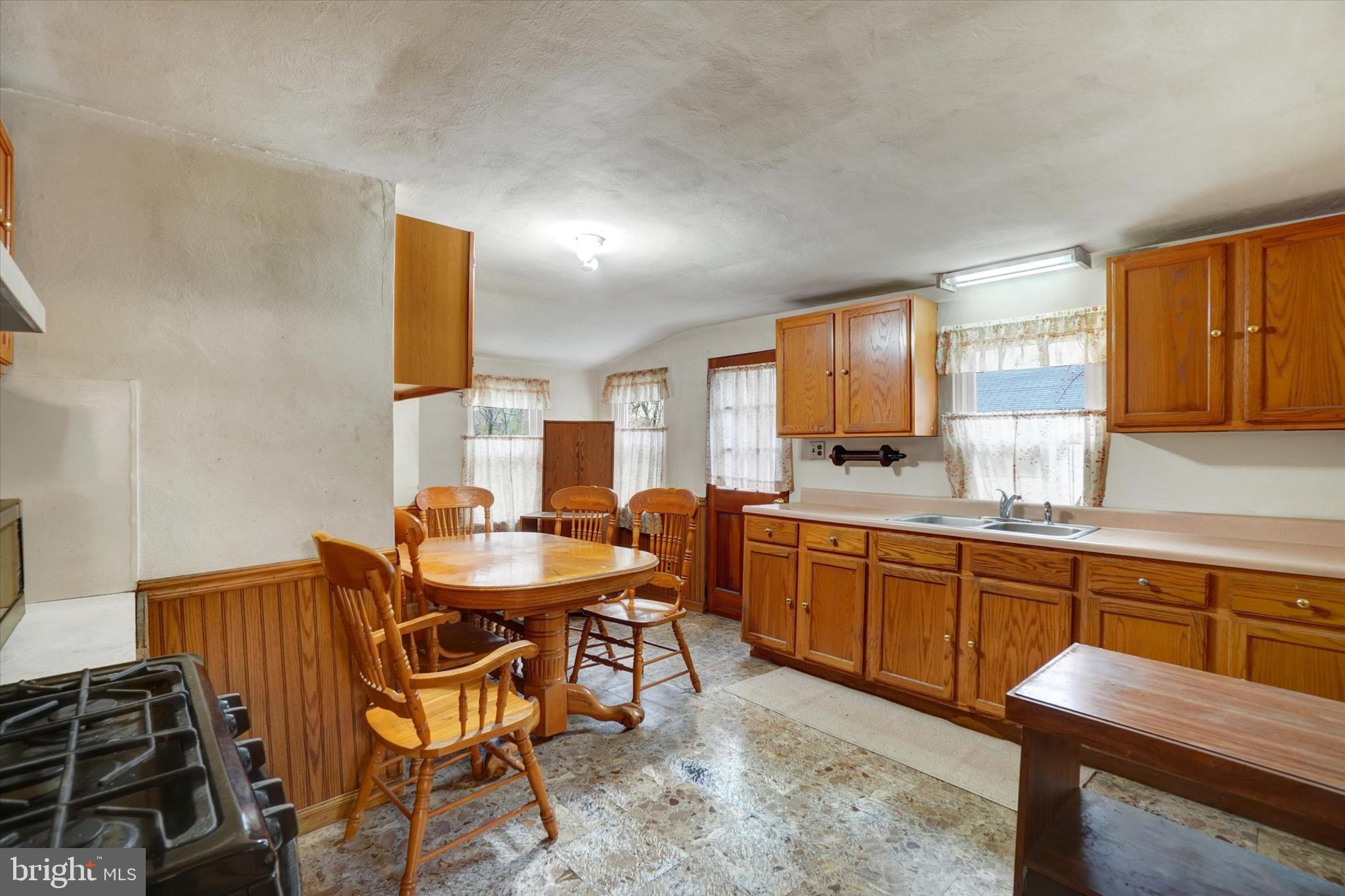 35 Creek Road Manchester, PA 17345 - Photo 6 of 17 Gallery Image 6