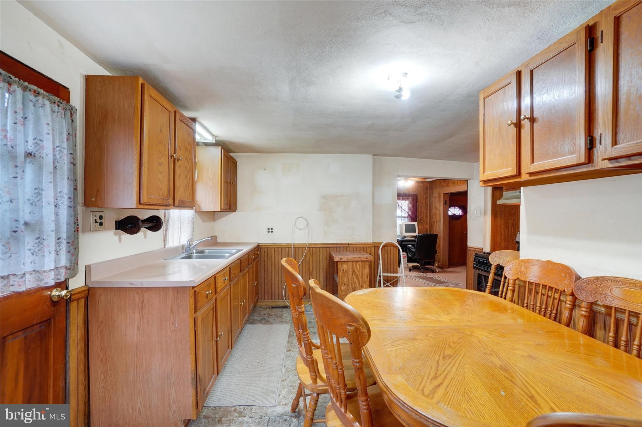 35 Creek Road Manchester, PA 17345 - Photo 7 of 17 Gallery Image 7