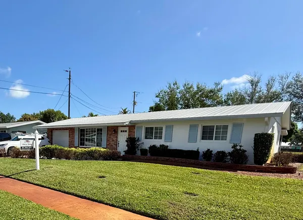 $699,000 | 24 Pinetree Circle, Tequesta, FL 33469