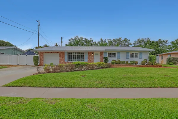 $699,000 | 24 Pinetree Circle, Tequesta, FL 33469