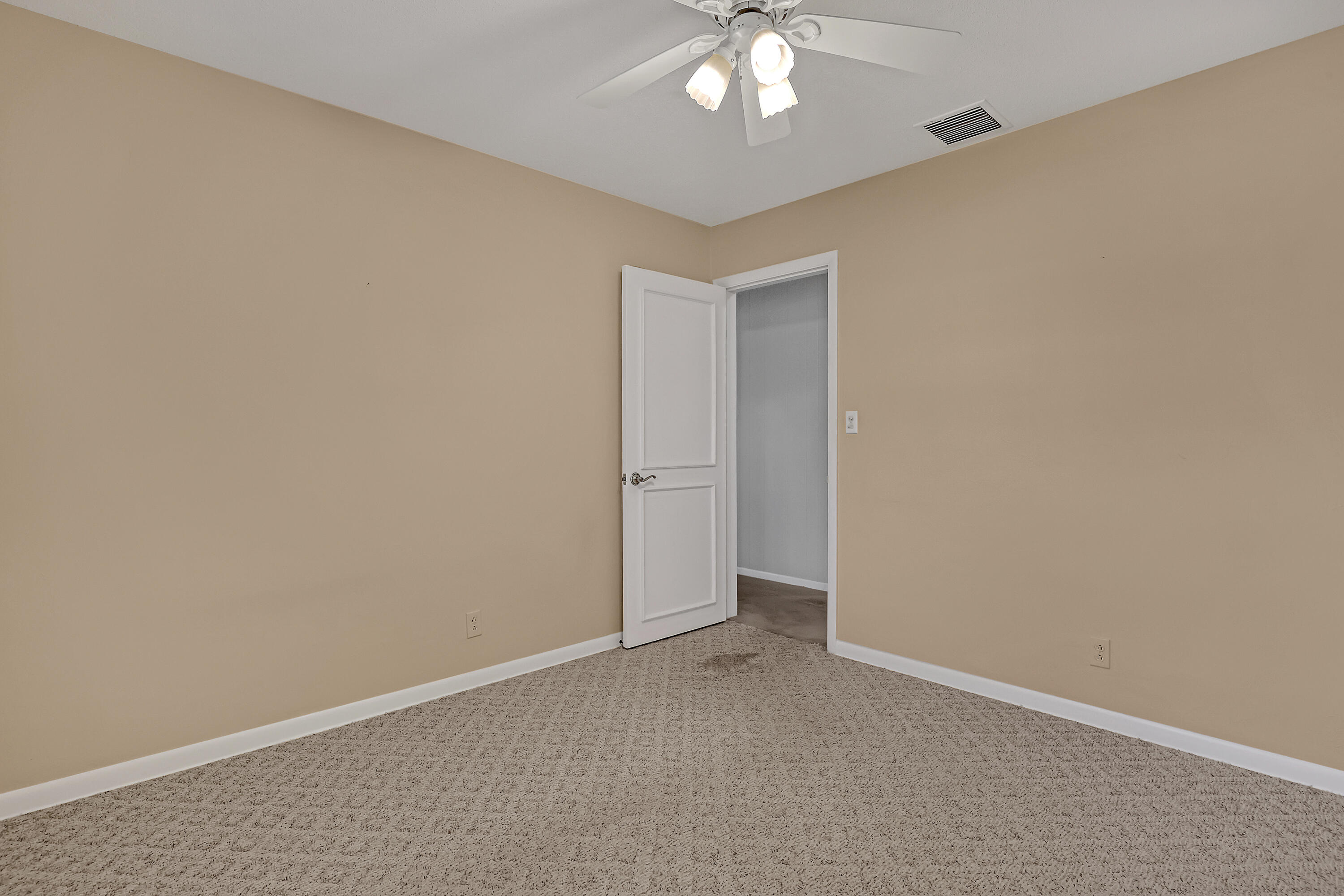 24 Pinetree Circle Tequesta, FL 33469 - Photo 23 of 39 24 Pinetree (24)