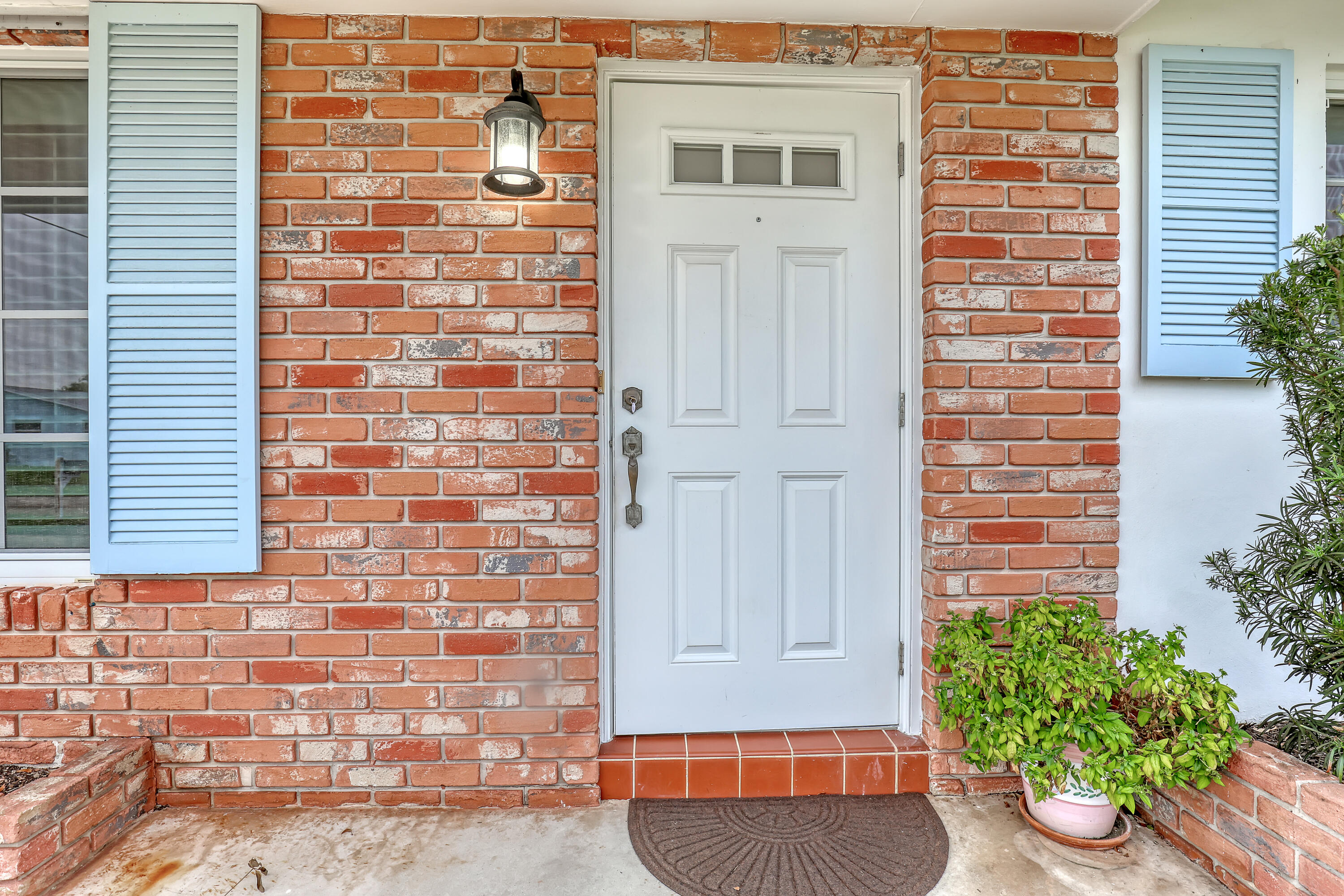 24 Pinetree Circle Tequesta, FL 33469 - Photo 4 of 39 24 Pinetree (5)