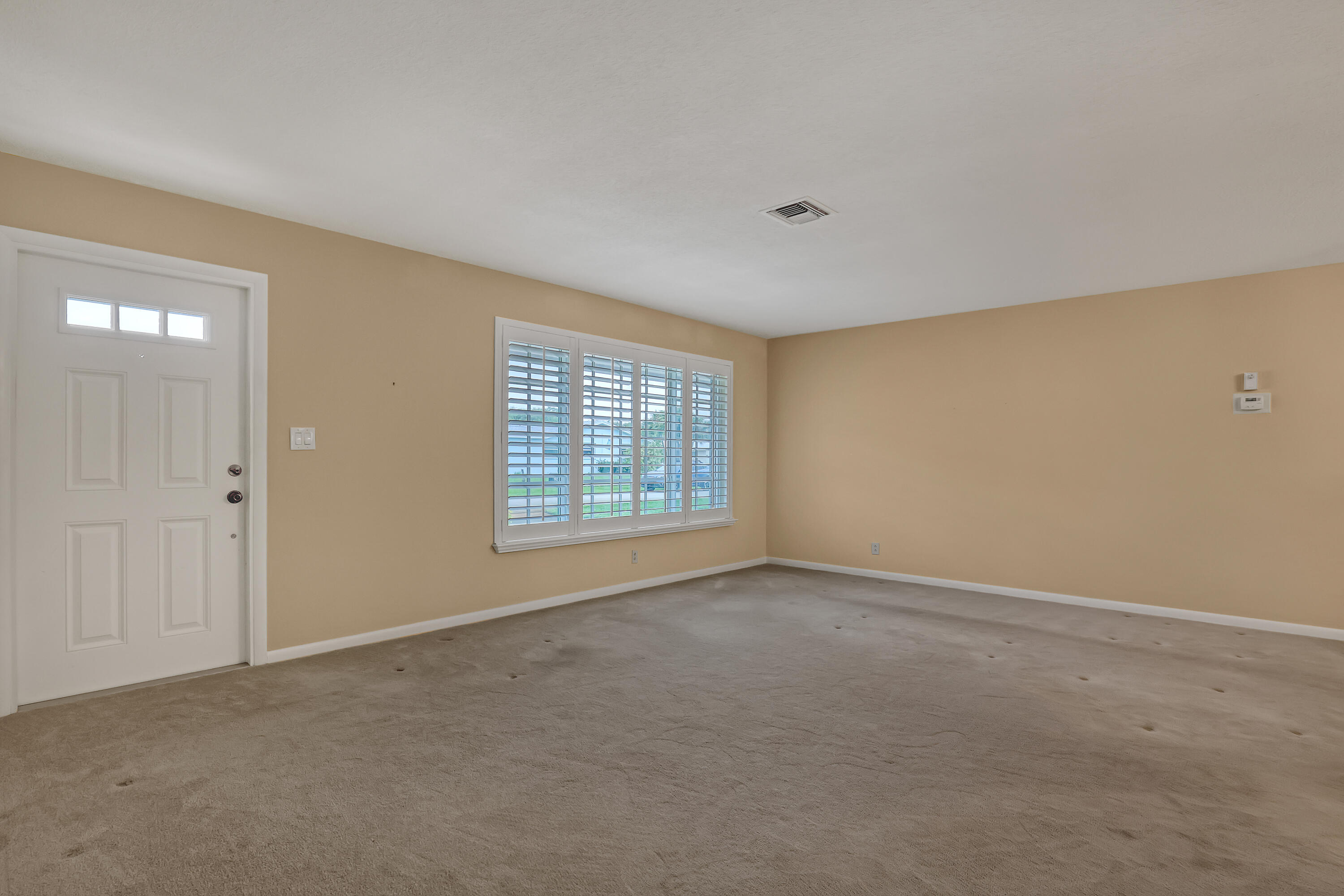 24 Pinetree Circle Tequesta, FL 33469 - Photo 6 of 39 24 Pinetree (7)