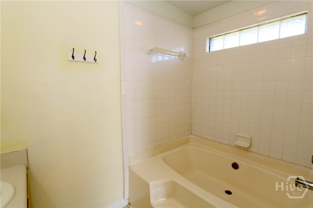 2352 Rowe Street Hinesville, GA 31313 - Photo 17 of 25 Large soaking tub in the primary bath