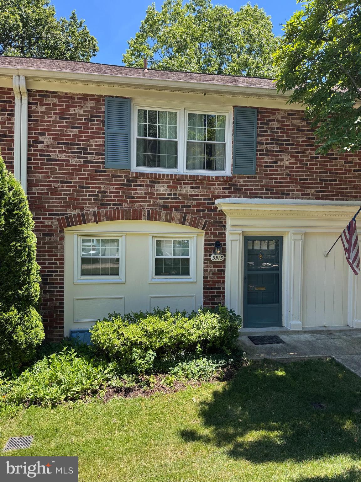 Welcome Home to 5915 Prince George