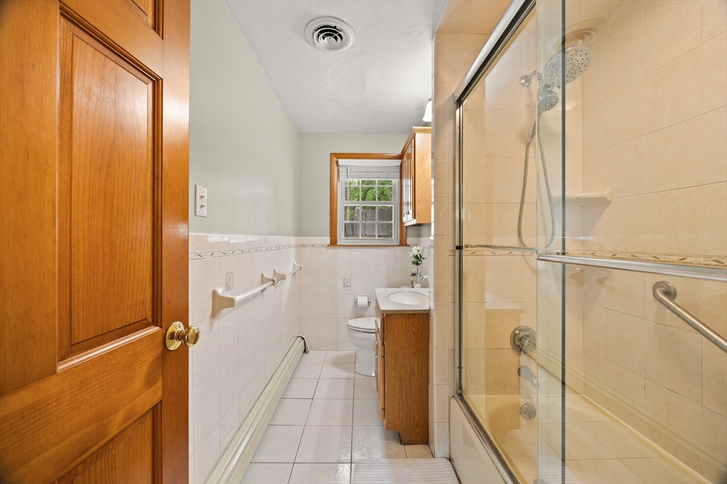 57 Gary Road Brockton, MA 02302 - Photo 12 of 18