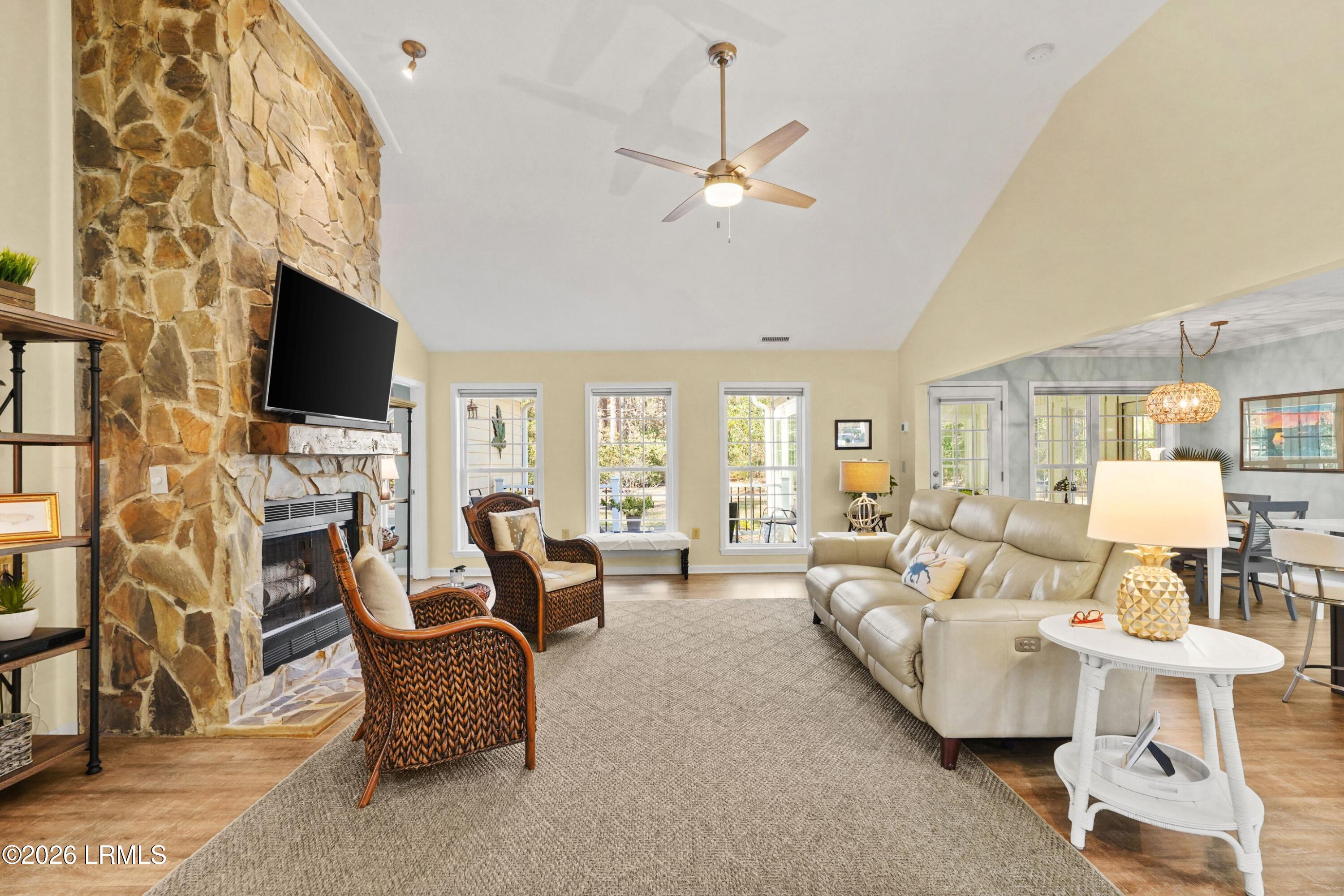561 Sams Point Road Beaufort, SC 29907 - Photo 12 of 44 LIVING AREA