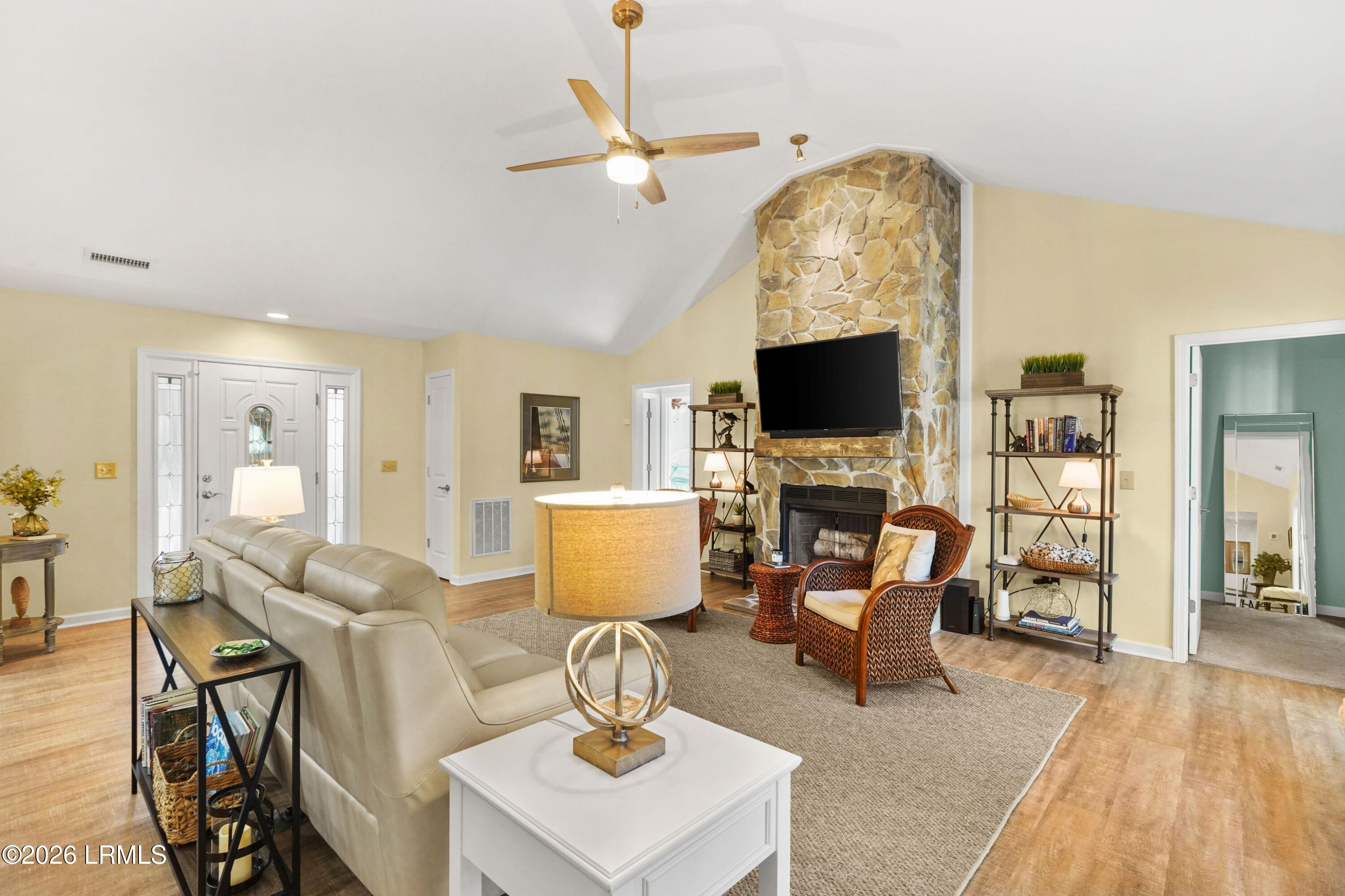 561 Sams Point Road Beaufort, SC 29907 - Photo 14 of 44 LIVING AREA