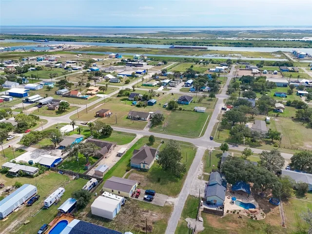$2,500 | 570 Wightman Street, Matagorda, TX 77457