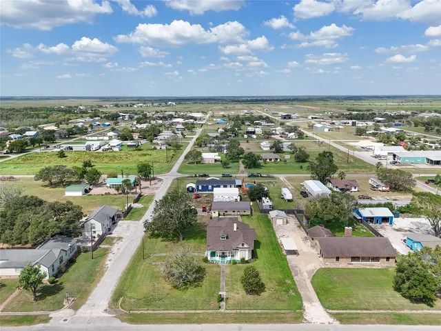 $2,500 | 570 Wightman Street, Matagorda, TX 77457