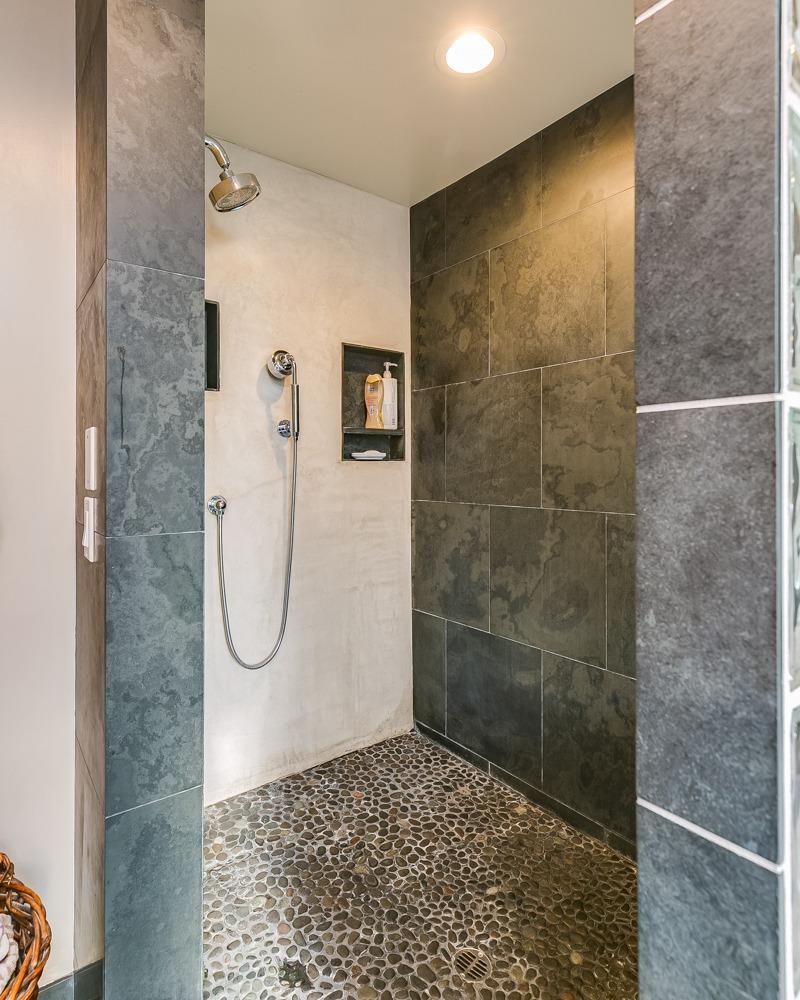 144 Pasadena Avenue Oxnard, CA 93035 - Photo 26 of 42 a bathroom with a shower