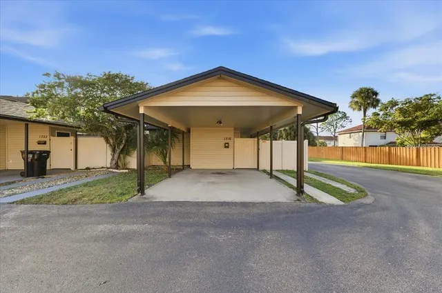 $215,000 | 1716 Lafayette Court, Unit 1716, Orlando, FL 32807