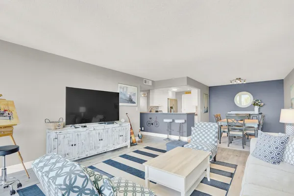 $629,000 | 630 Ocean Drive, Unit 407, Juno Beach, FL 33408