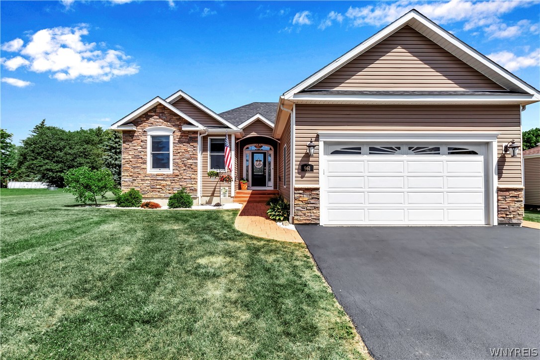 961 Foxcroft Road Grand Island, NY 14072 - Photo 1 of 1 Gallery Image 1
