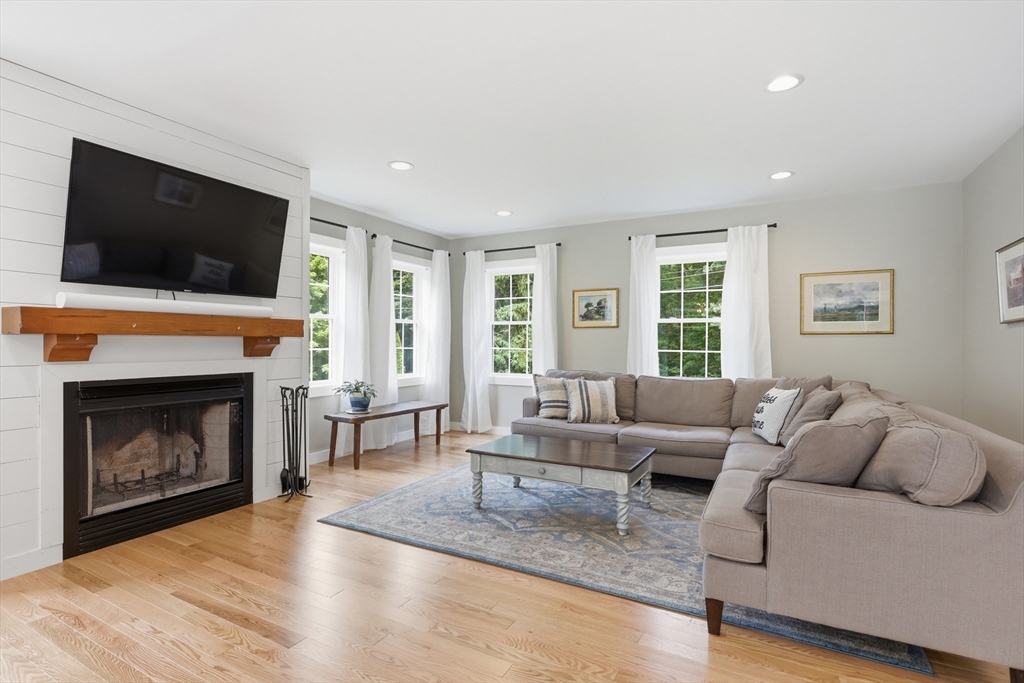 57 Berlin Road Bolton, MA 01740 - Photo 4 of 42