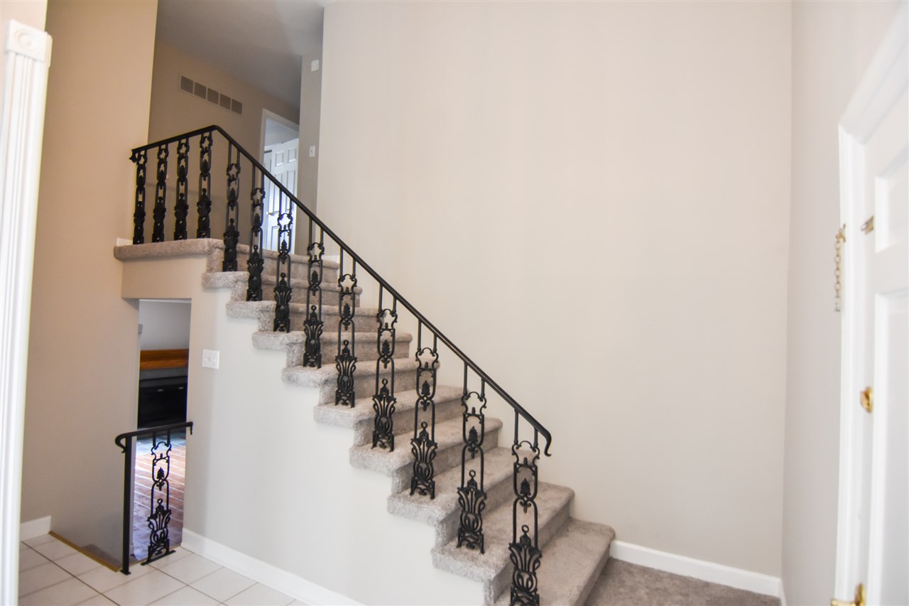 7320 Middle Mt Vernon Road Evansville, IN 47712 - Photo 2 of 32 Gallery Image 2