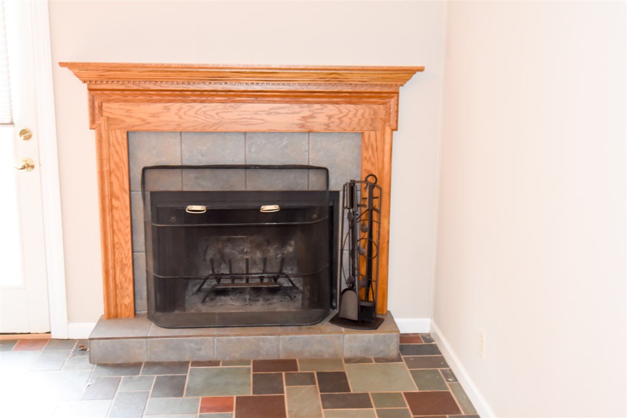 7320 Middle Mt Vernon Road Evansville, IN 47712 - Photo 12 of 32 Gallery Image 12