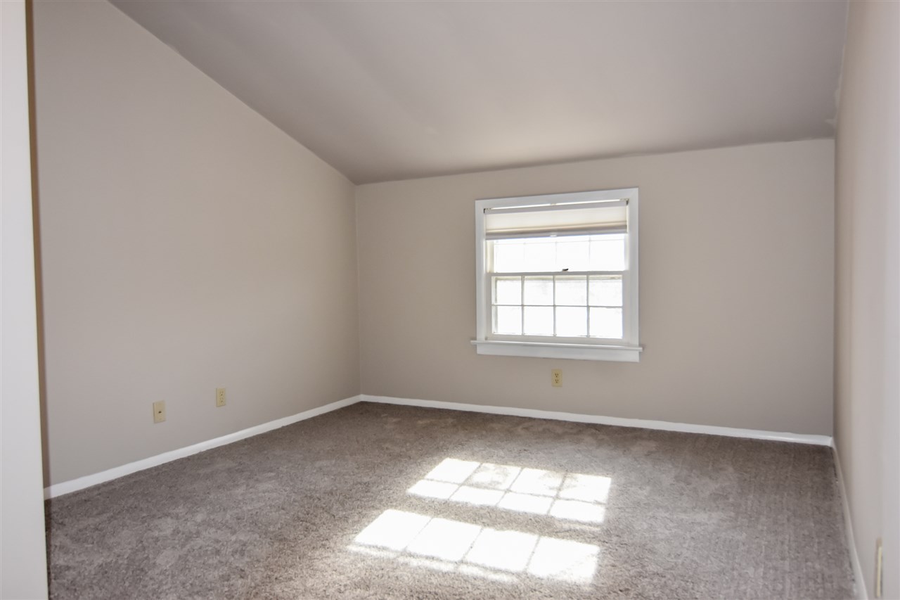 7320 Middle Mt Vernon Road Evansville, IN 47712 - Photo 16 of 32 Gallery Image 16